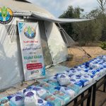 نرسم الأمل على وجه الأسى.. عطايا توزع الطحين في غزة المحاصرة