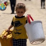 "سُقيا الماء".. شريان حياة تروي عطش النازحين في شمال غزة